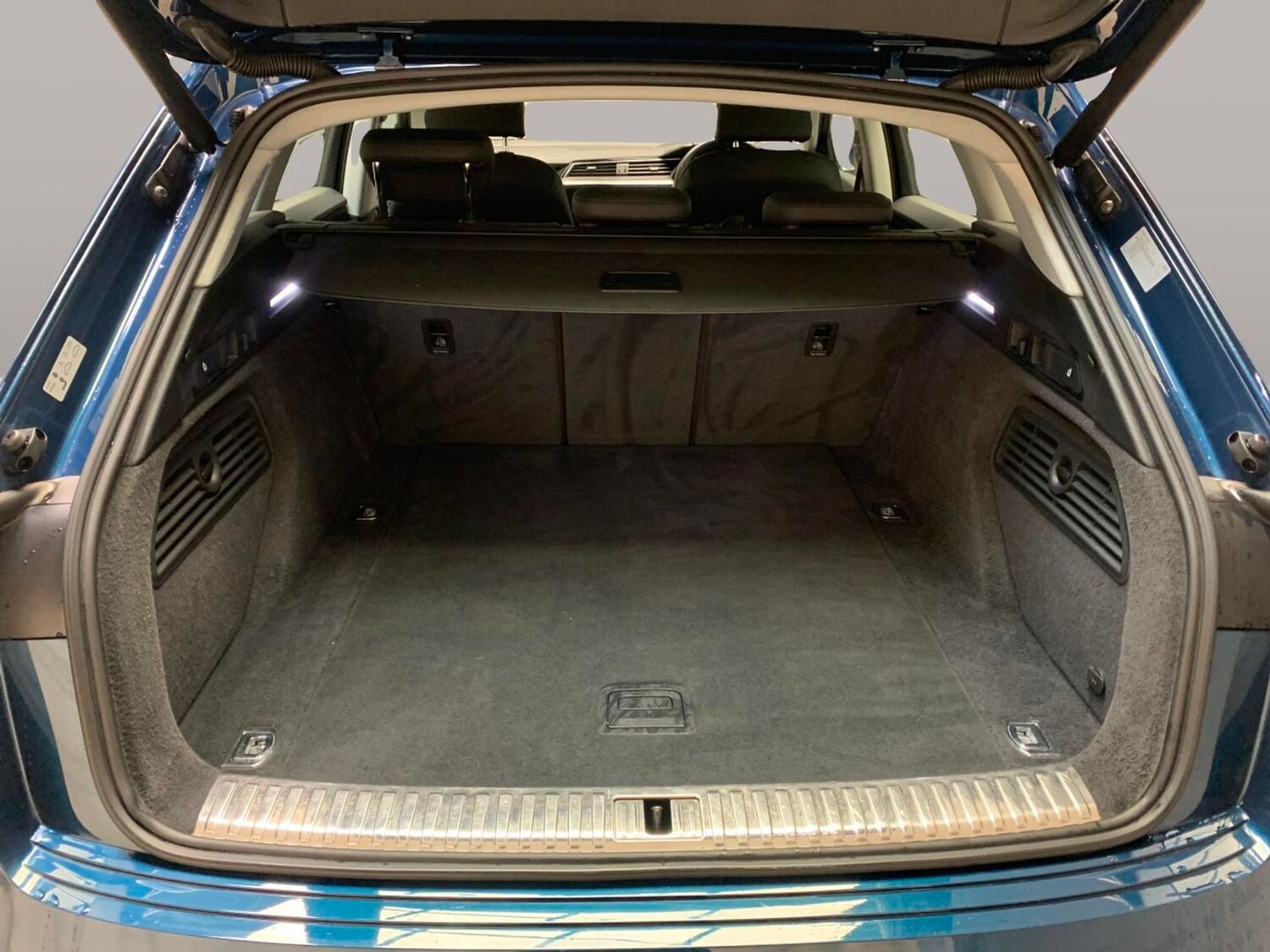 Used Audi e-tron 2020 for sale - 77894259: Photo 31