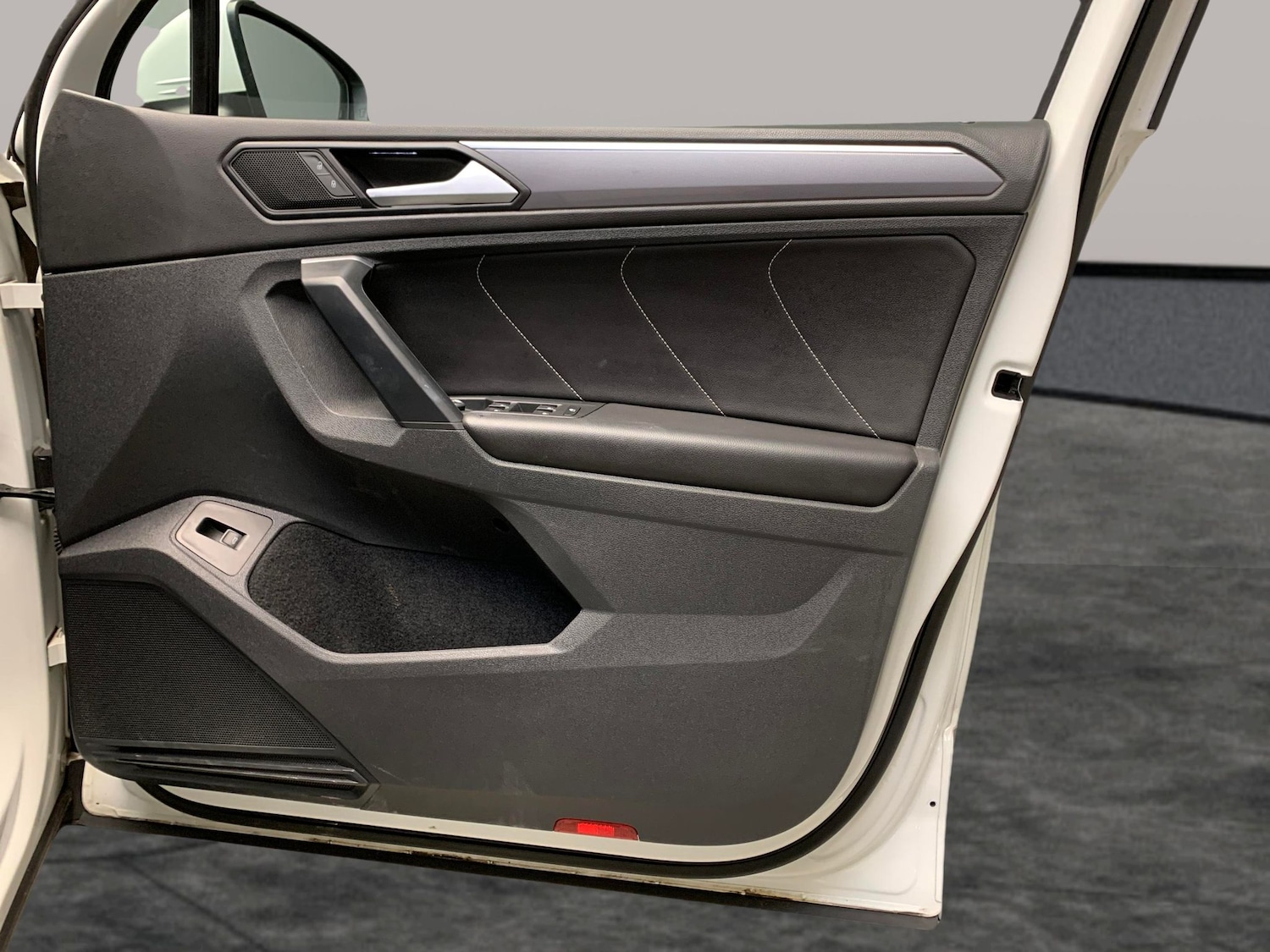 Used Volkswagen Tiguan 2020 for sale - 77136735: Photo 31