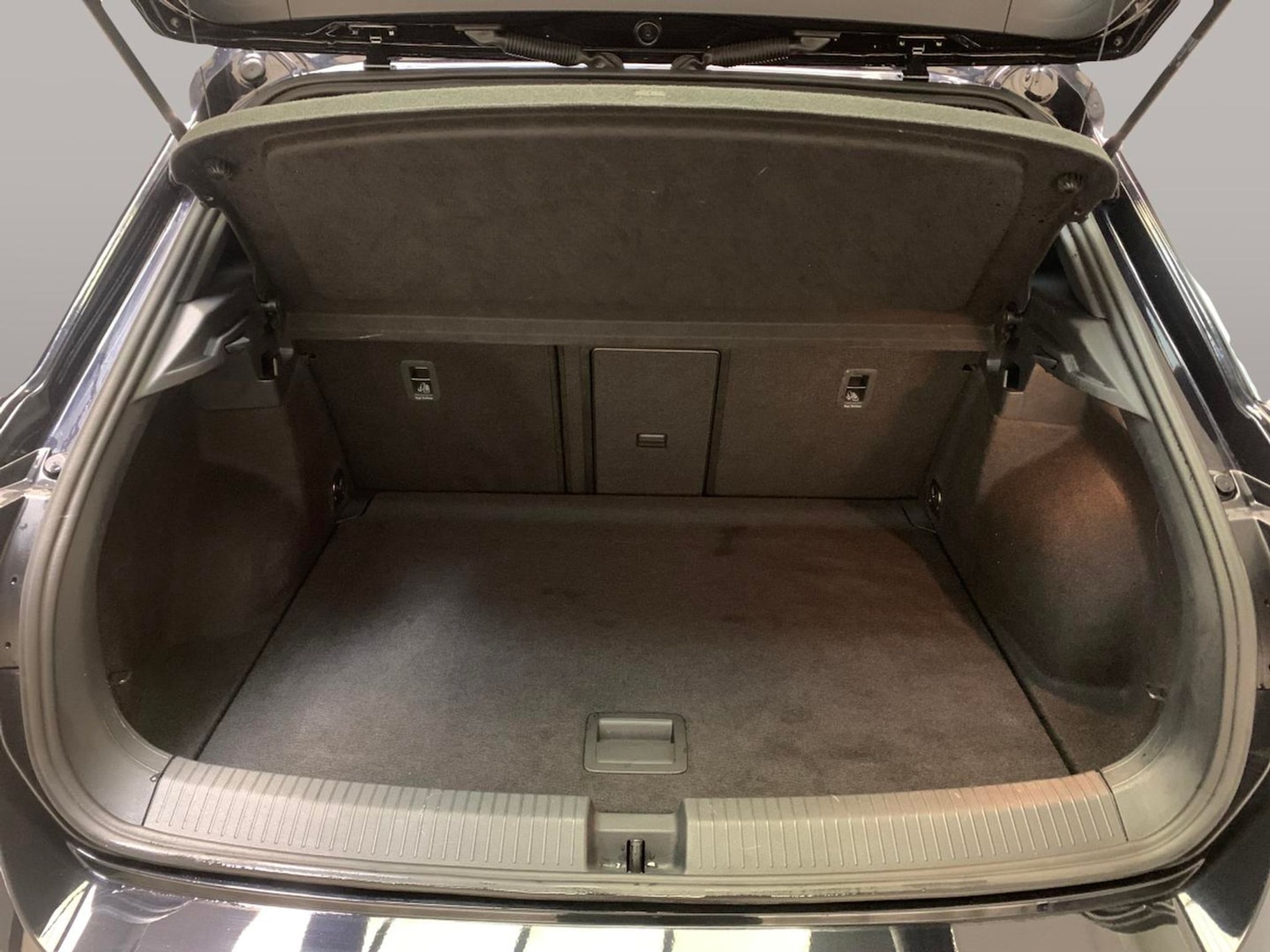 Used Volkswagen T-Roc 2023 for sale - 77447896: Photo 29