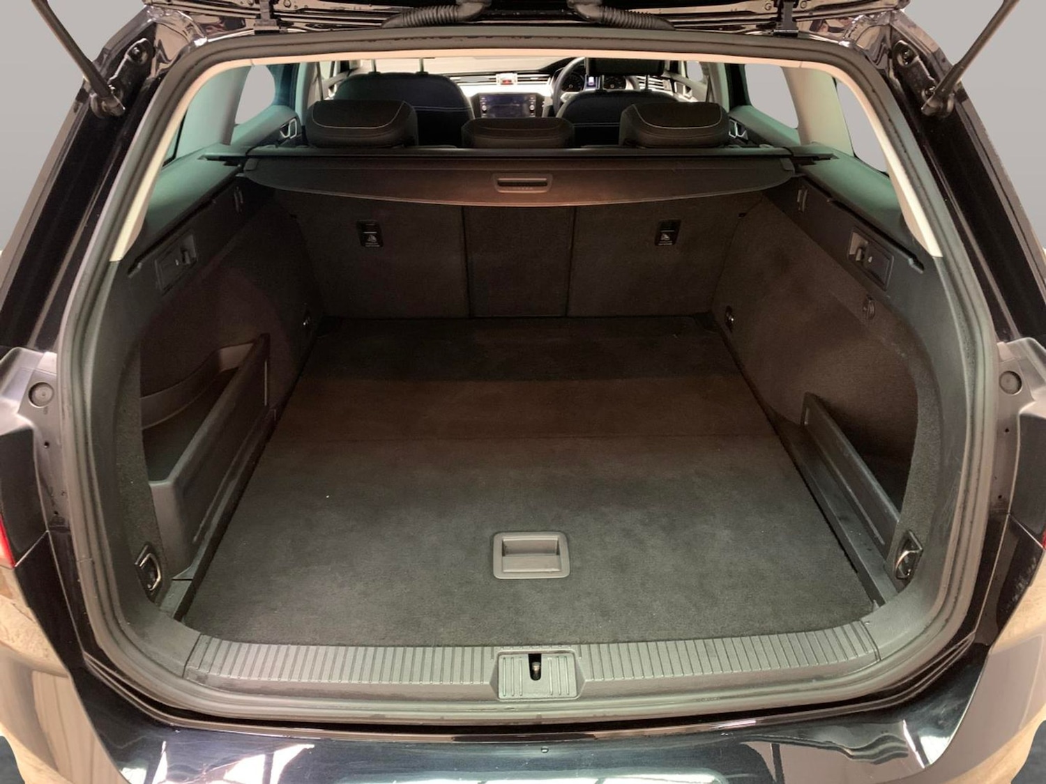 Used Volkswagen Passat 2023 for sale - 77802982: Photo 31