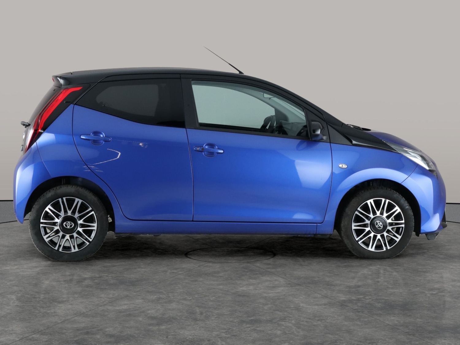 Used Toyota AYGO 2020 for sale - 76452569: Photo 11