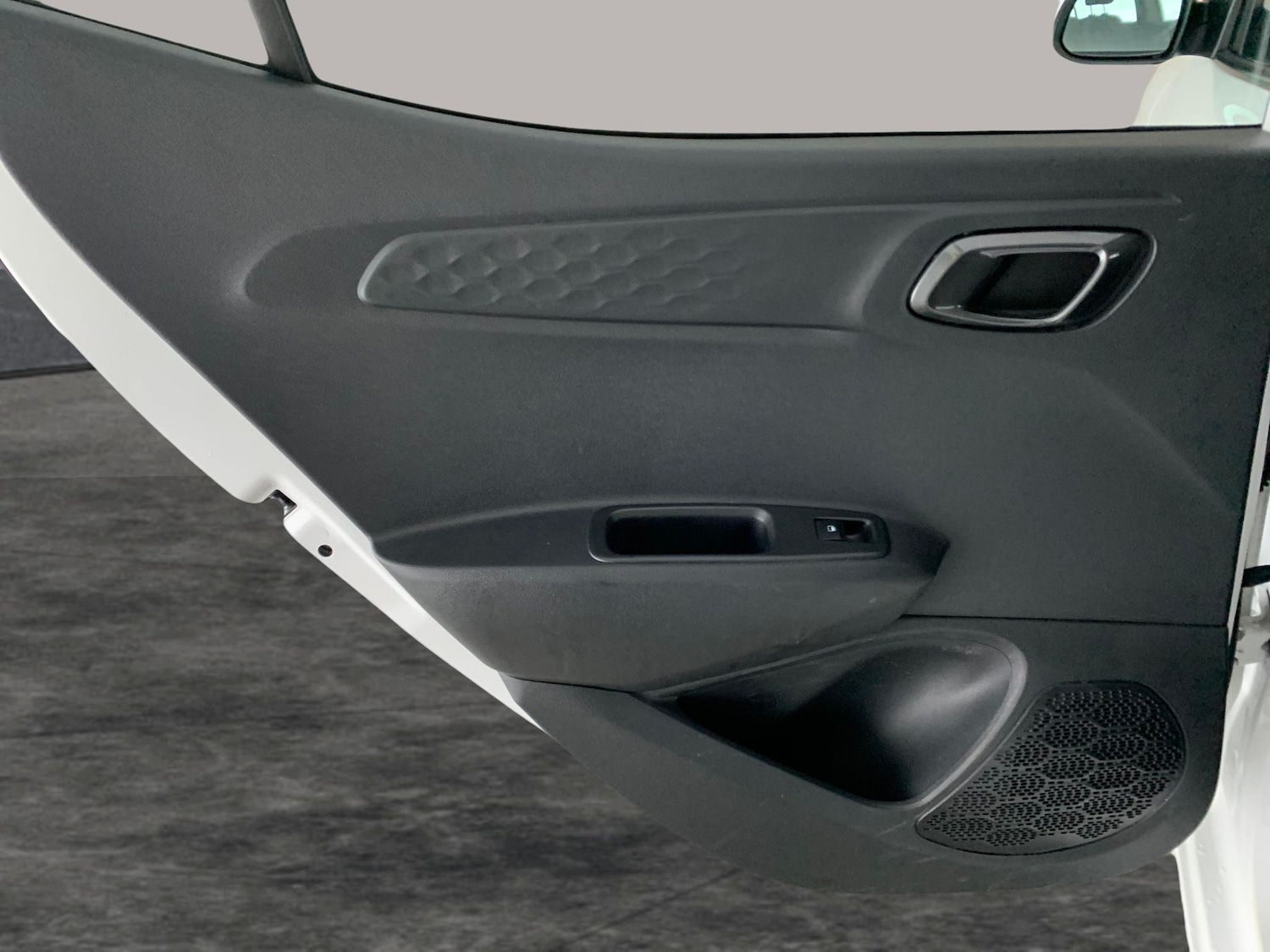 Used Hyundai i10 2023 for sale - 77239763: Photo 26