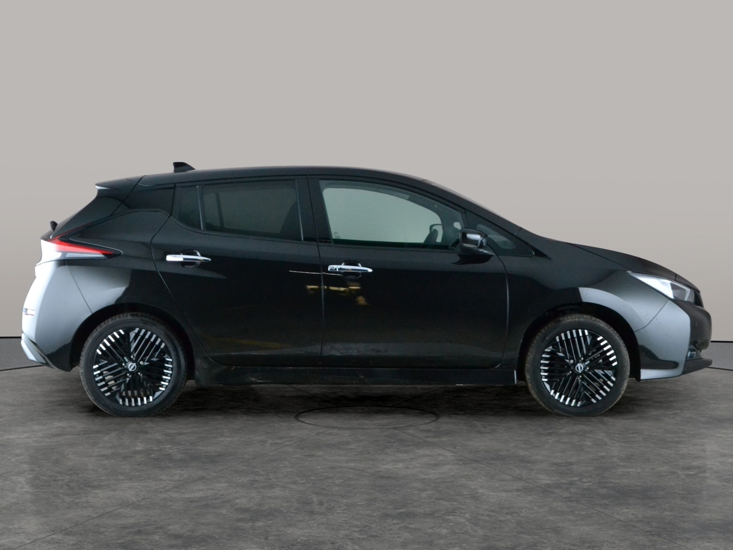 Used Nissan Leaf 2022 for sale - 78001036: Photo 9