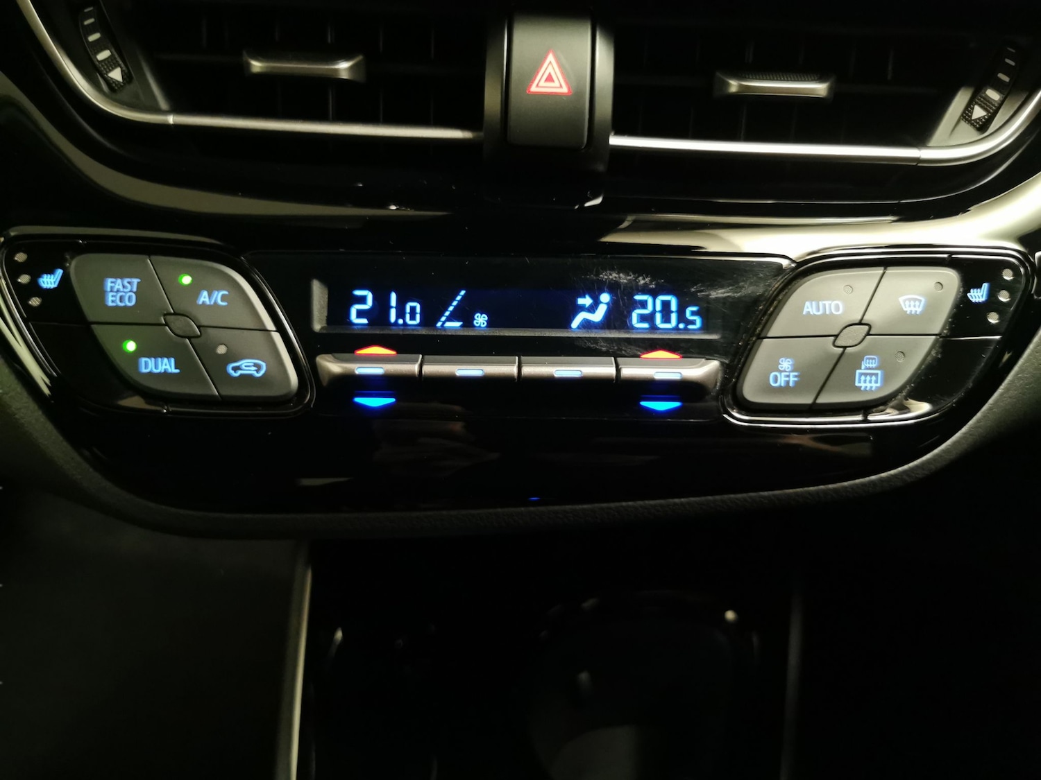 Used Toyota C-HR 2021 for sale - 76668686: Photo 19