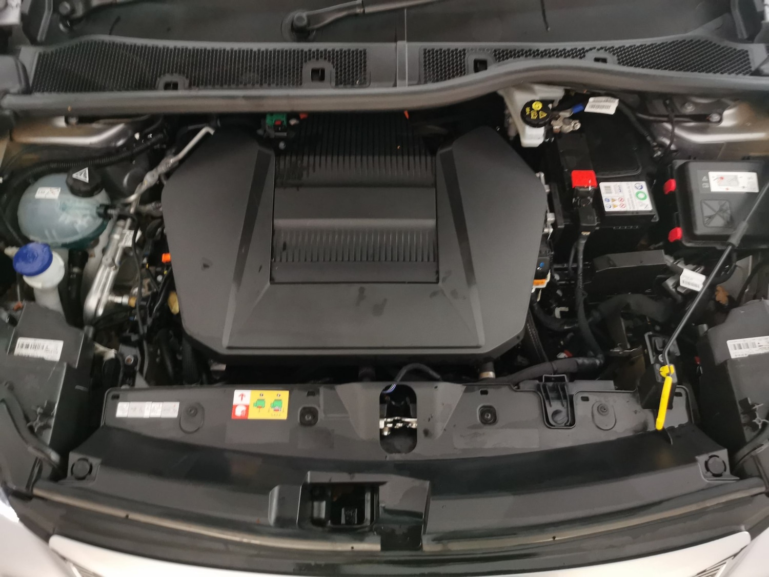 Used Peugeot E-2008 2022 for sale - 76788707: Photo 34