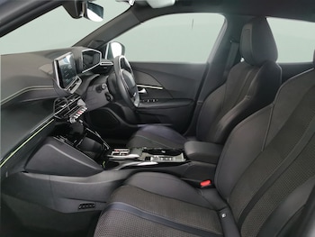 Used Peugeot E-2008 2022 for sale - 76788707: Photo