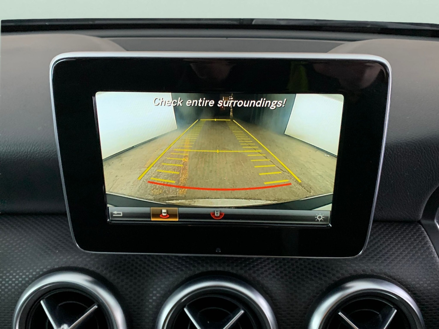 Used Mercedes-Benz A-Class 2016 for sale - 77196187: Photo 5