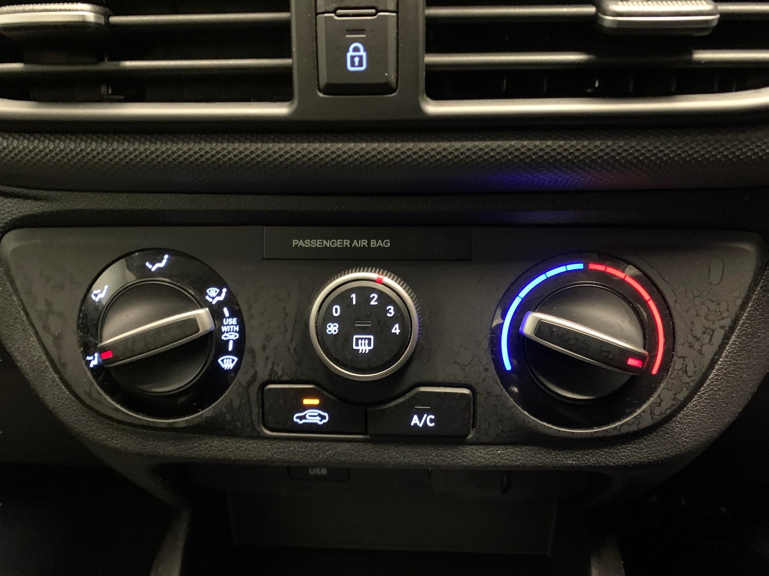 Used Hyundai i10 2023 for sale - 77241232: Photo 17