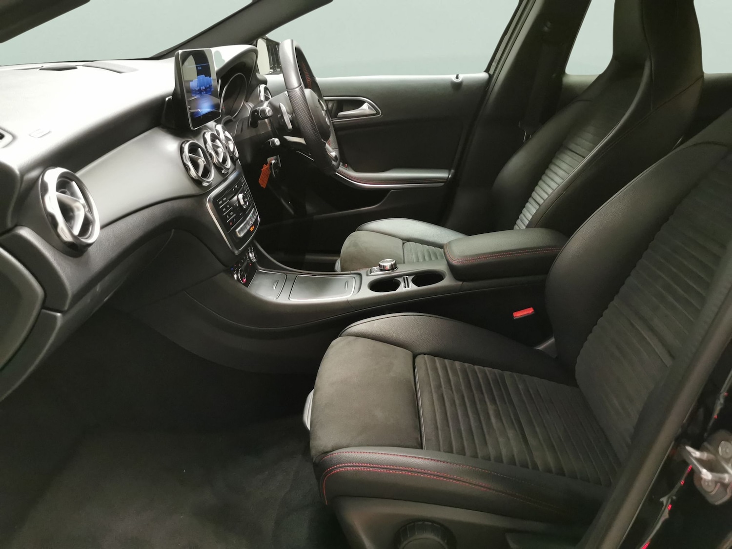 Used Mercedes-Benz GLA 2019 for sale - 76415543: Photo 4