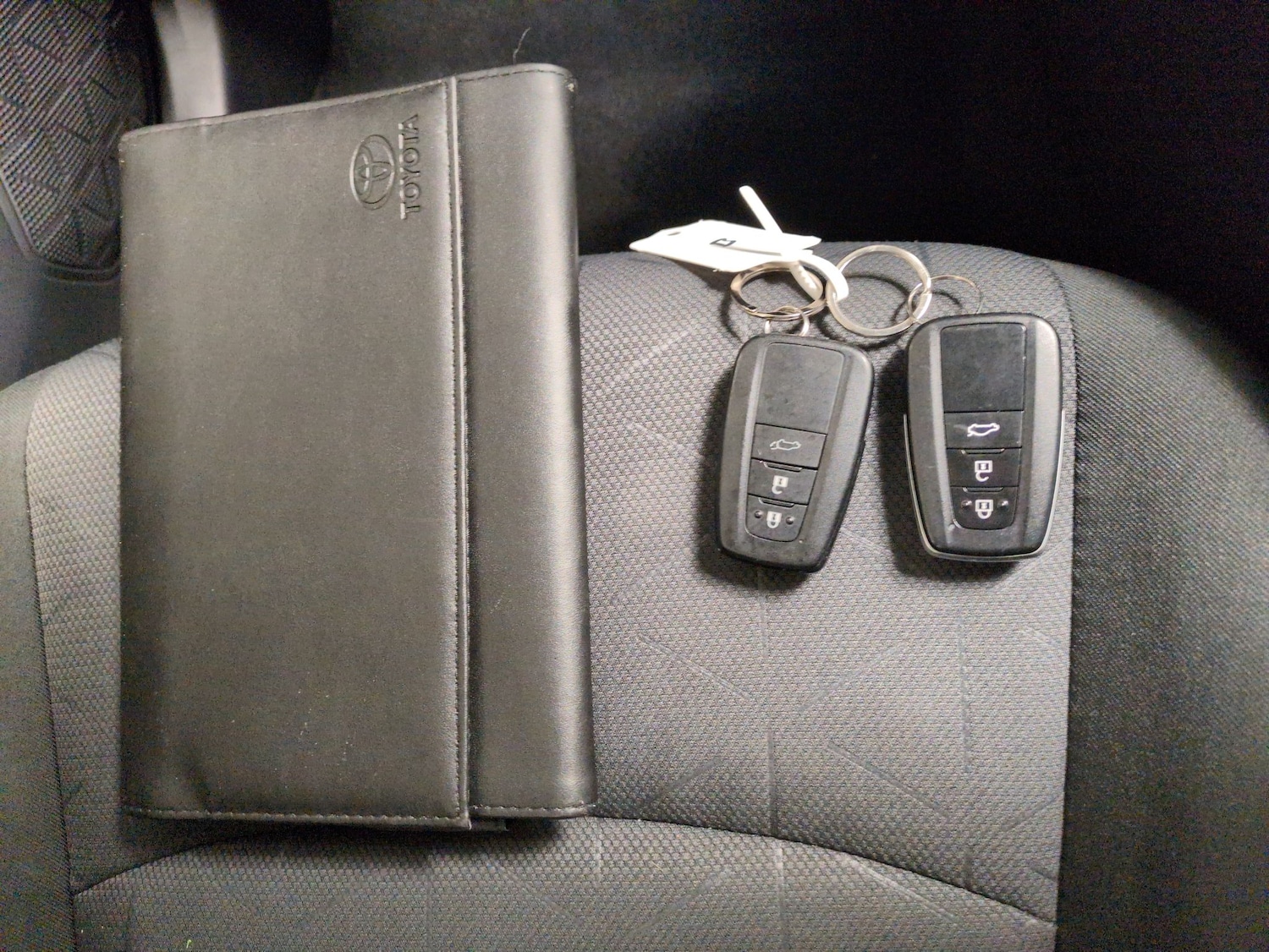 Used Toyota RAV4 2021 for sale - 77627904: Photo 30