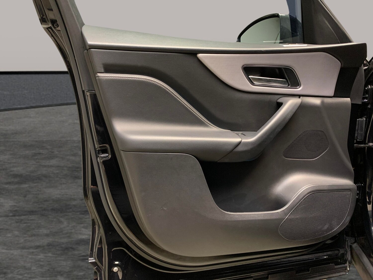 Used Jaguar F-Pace 2020 for sale - 77490440: Photo 28