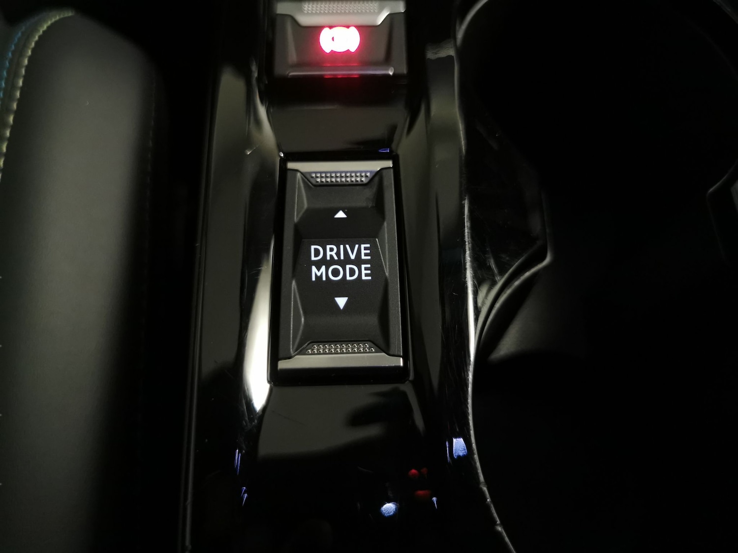 Used Peugeot E-2008 2021 for sale - 77350830: Photo 18