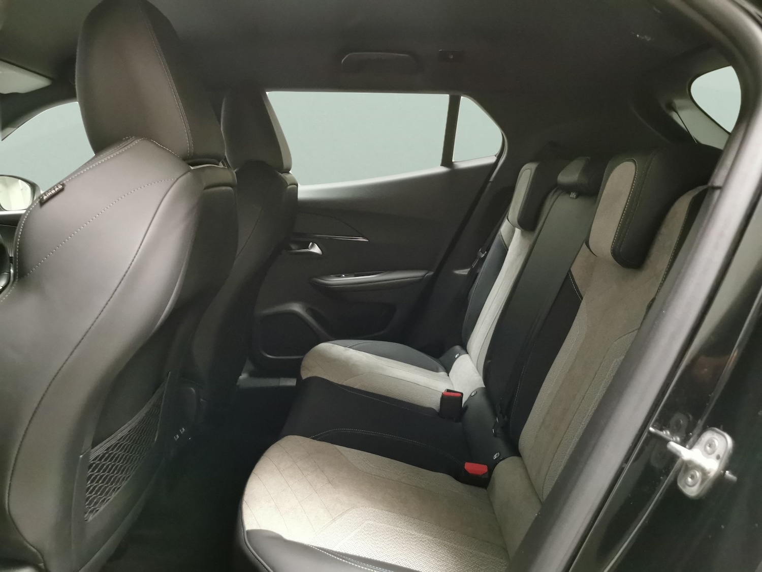 Used Peugeot E-2008 2021 for sale - 77350830: Photo 28