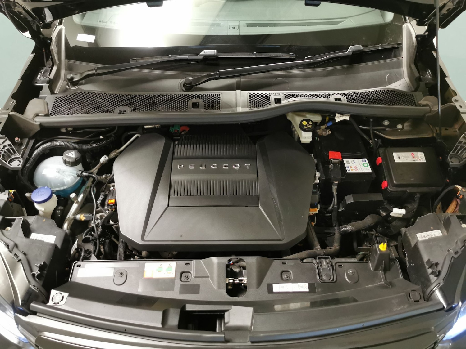 Used Peugeot E-2008 2021 for sale - 77350830: Photo 35