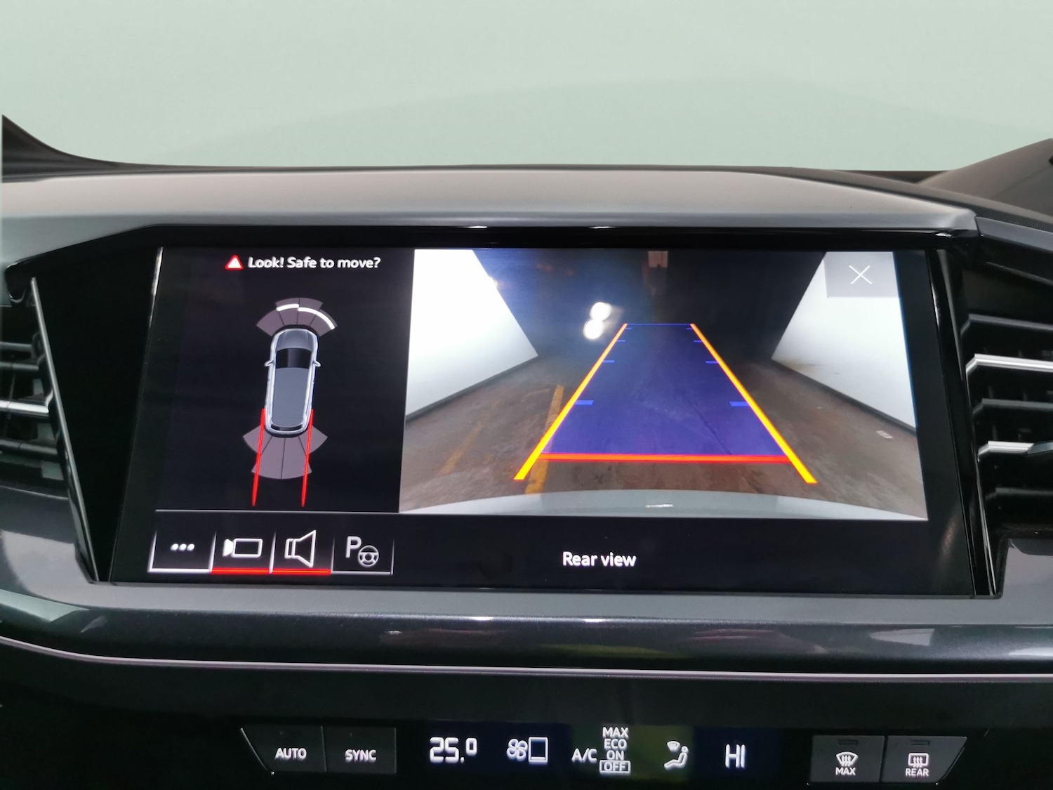 Used Audi Q4 e-tron 2023 for sale - 77635668: Photo 6