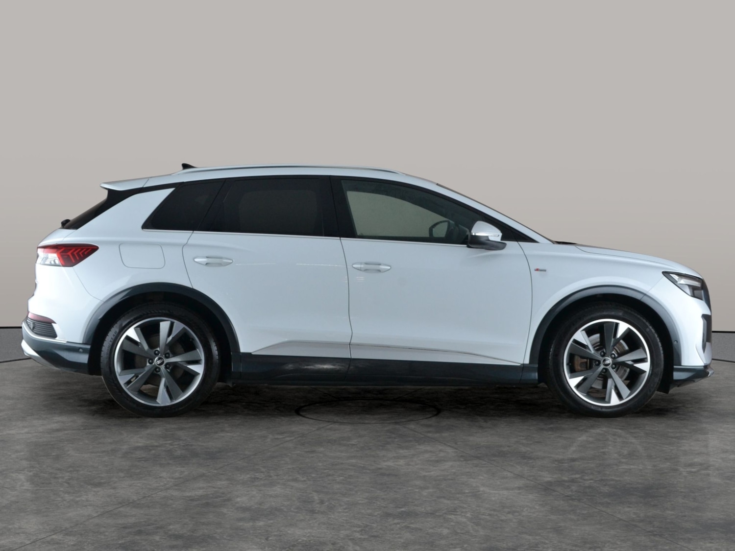 Used Audi Q4 e-tron 2023 for sale - 77635668: Photo 9