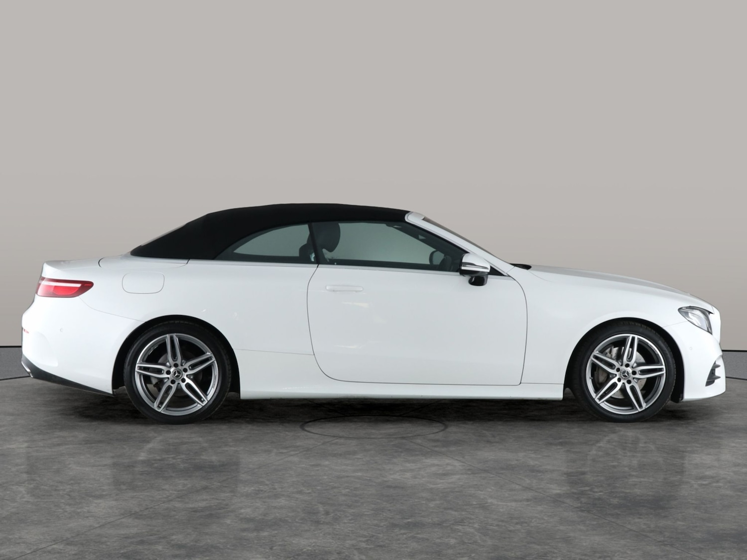 Used Mercedes-Benz E Class 2019 for sale - 76342438: Photo 11