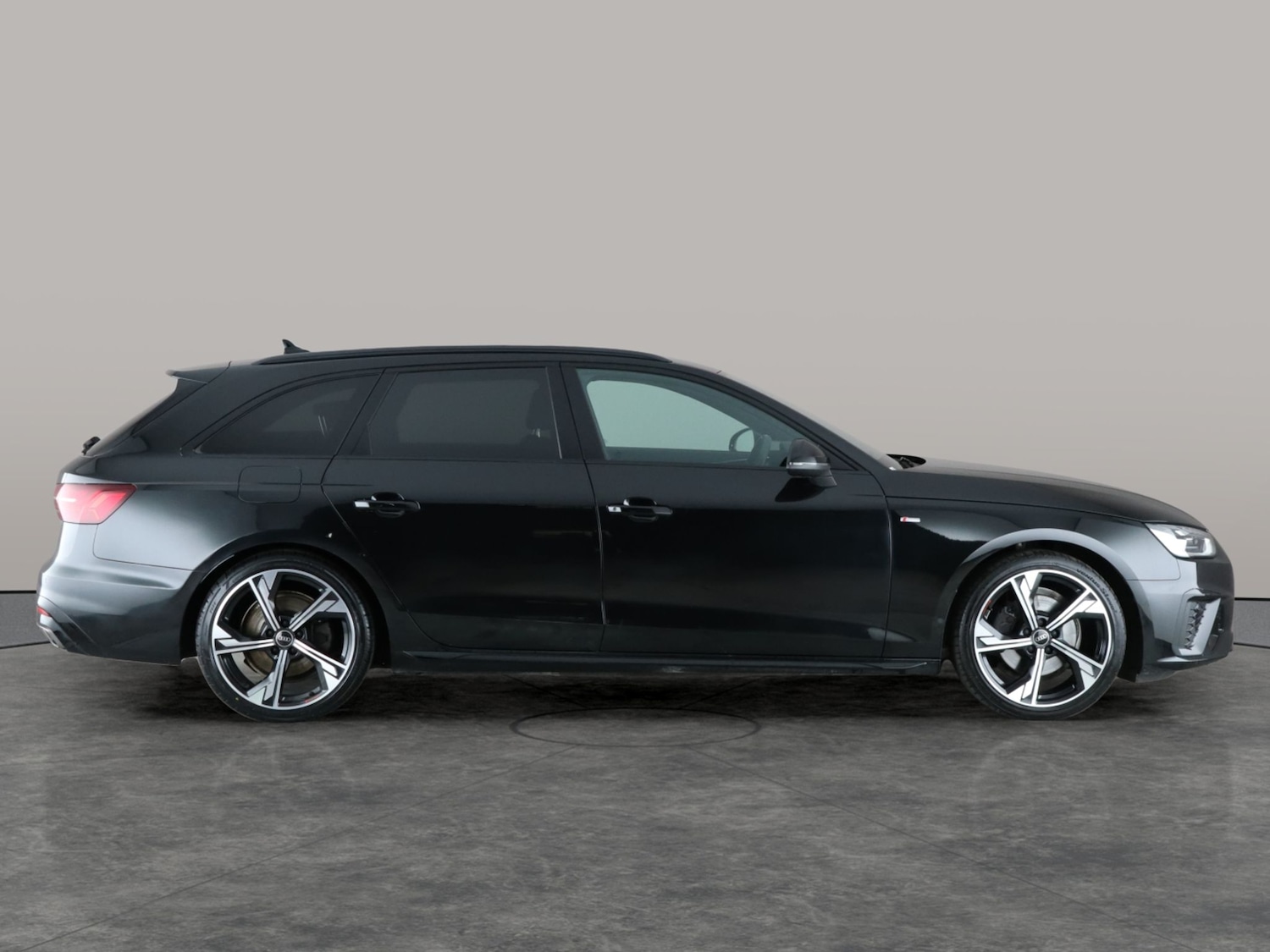 Used Audi A4 Avant 2023 for sale - 76587880: Photo 9