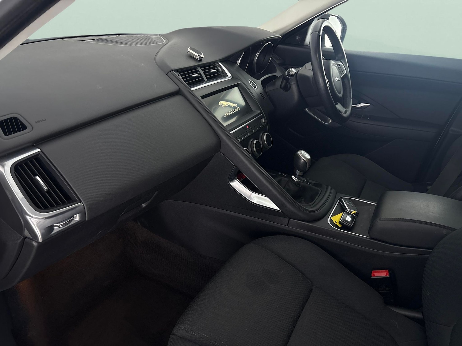 Used Jaguar E-Pace 2019 for sale - 76515179: Photo 4