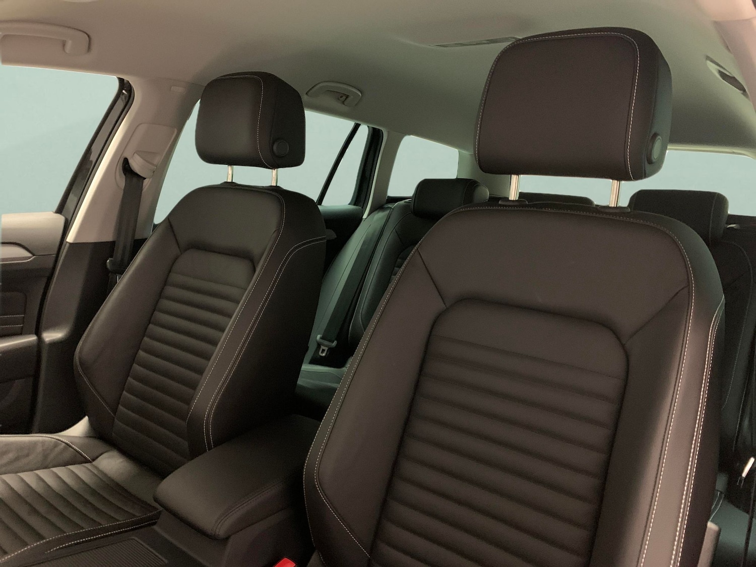 Used Volkswagen Passat 2022 for sale - 77019312: Photo 6