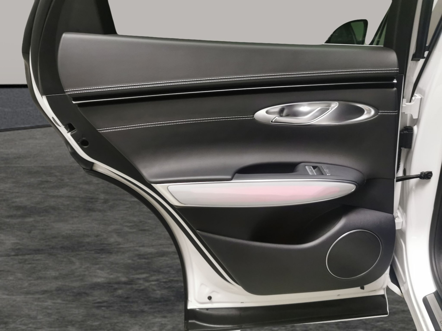 Used Genesis GV70 2023 for sale - 77846208: Photo 33