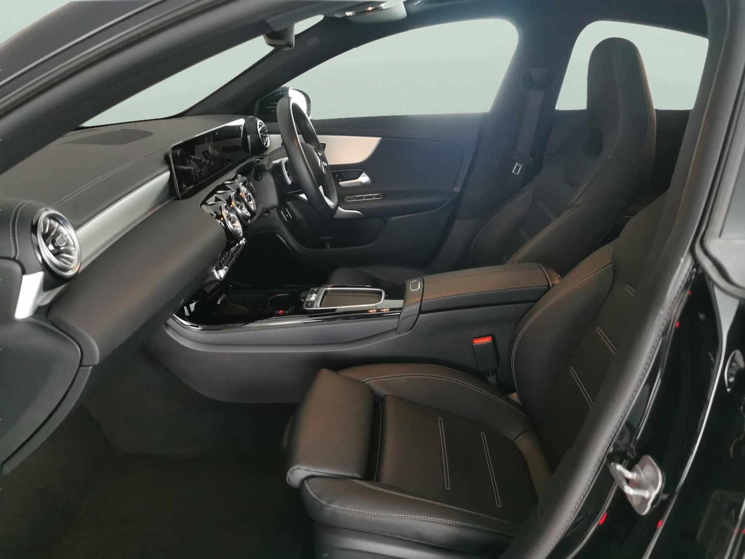 Used Mercedes-Benz CLA 2024 for sale - 76745657: Photo 4