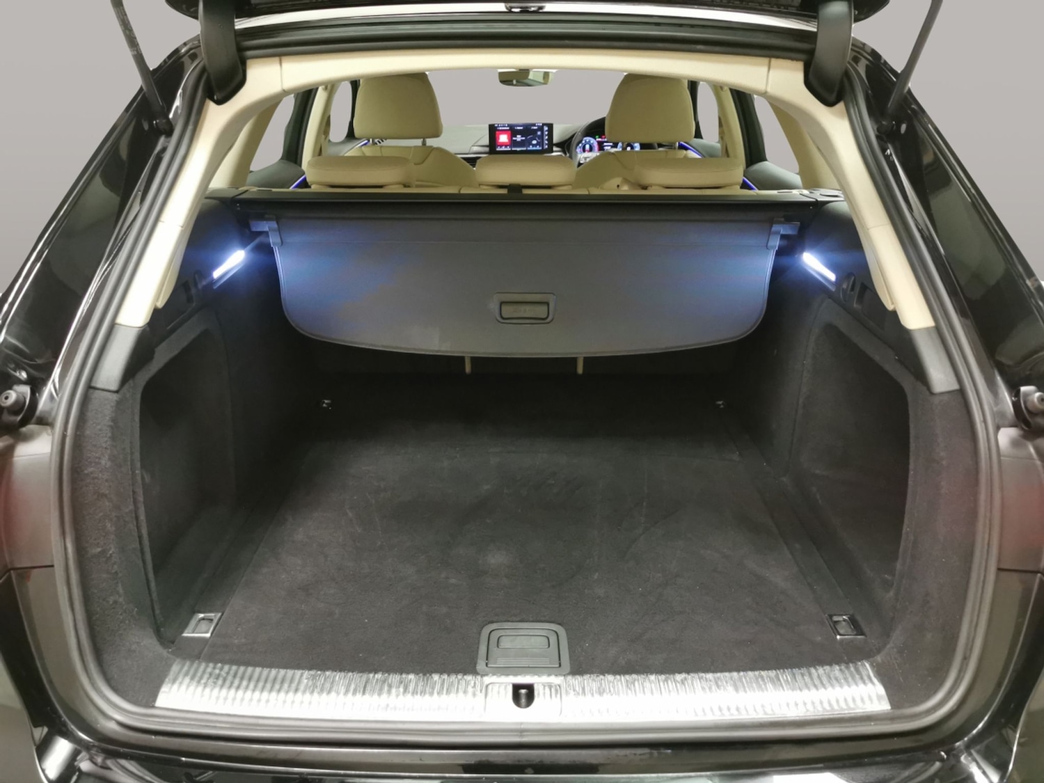 Used Audi A4 Avant 2024 for sale - 77631127: Photo 38