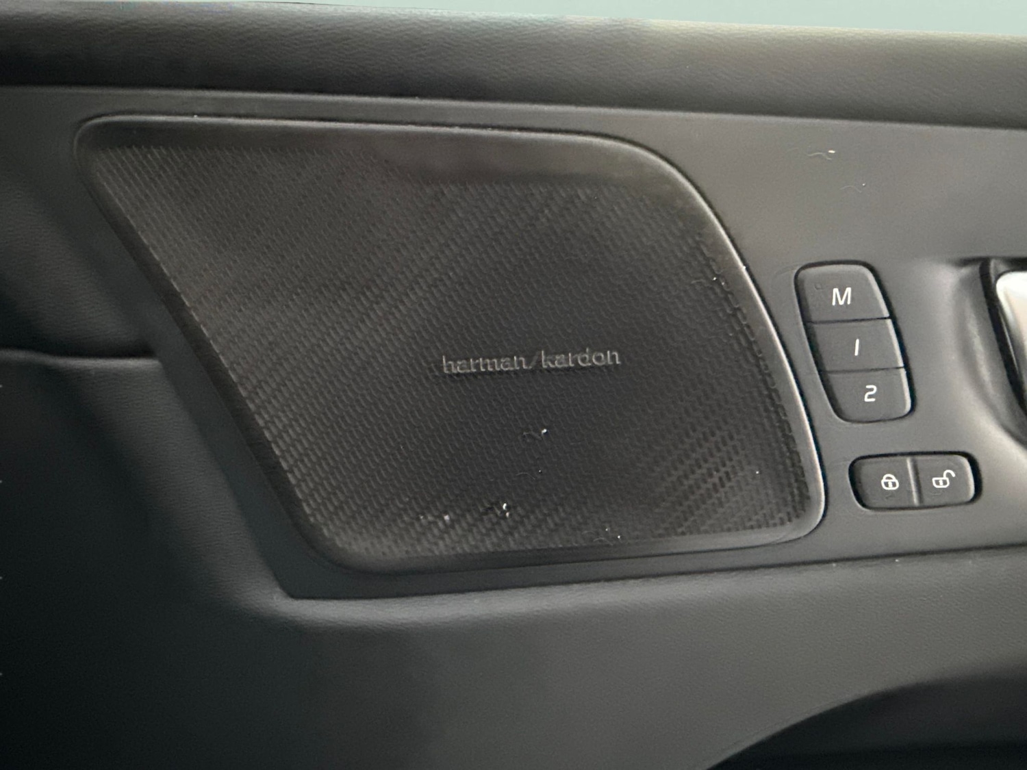 Used Volvo XC60 2024 for sale - 78075089: Photo 5