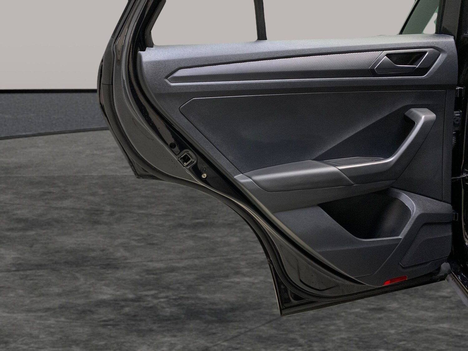 Used Volkswagen T-Roc for sale - 77543140: Photo 25