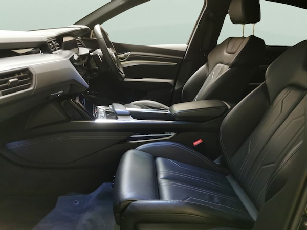 Used Audi e-tron 2022 for sale - 76240945: Photo 6