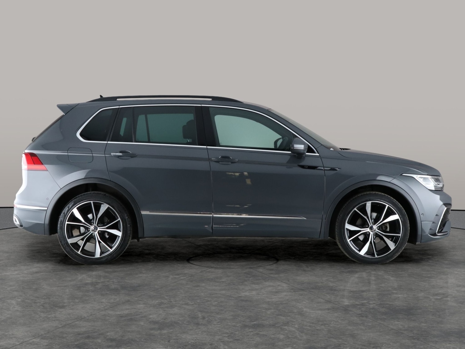 Used Volkswagen Tiguan 2021 for sale - 76169936: Photo 11