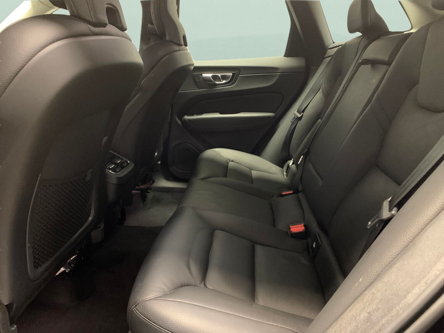 Used Volvo XC60 2022 for sale - 77047970: Photo 25