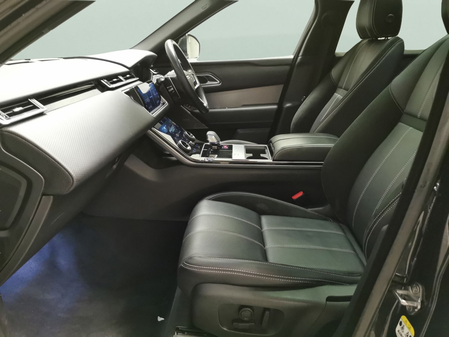 Used Land Rover Range Rover Velar 2021 for sale - 77110214: Photo 4