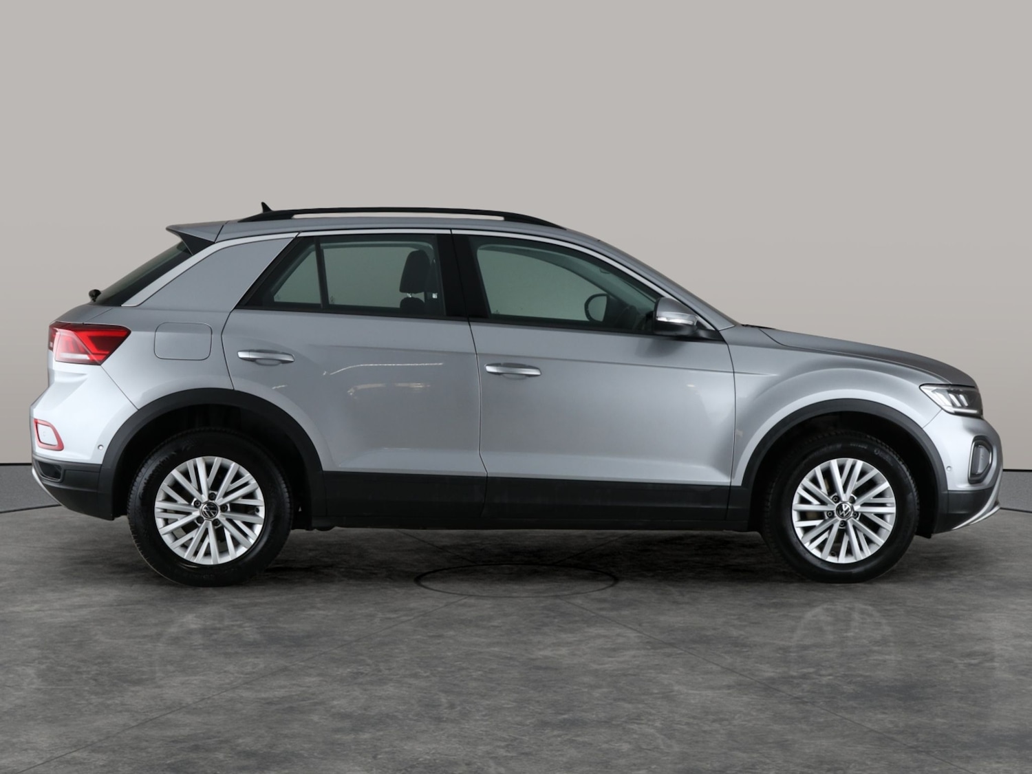 Used Volkswagen T-Roc 2022 for sale - 76636361: Photo 8