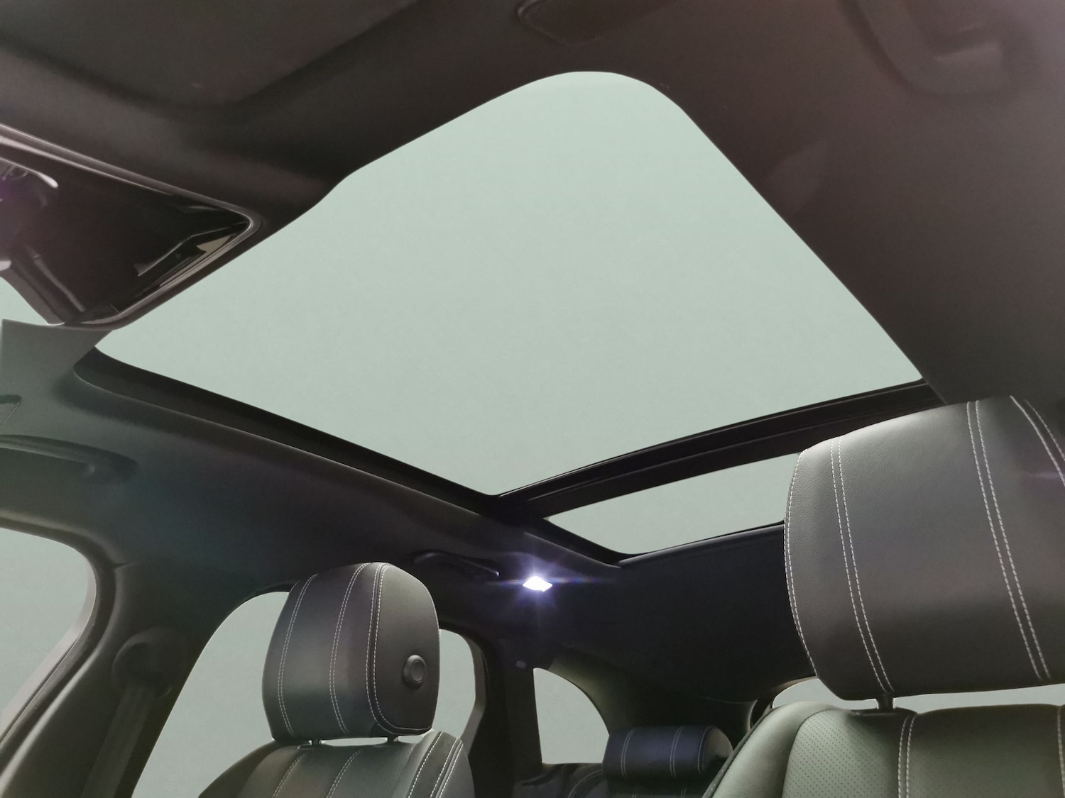 Used Land Rover Range Rover Velar 2022 for sale - 77819466: Photo 5