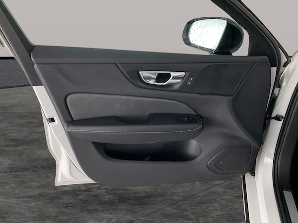 Used Volvo V60 2021 for sale - 76262289: Photo 32
