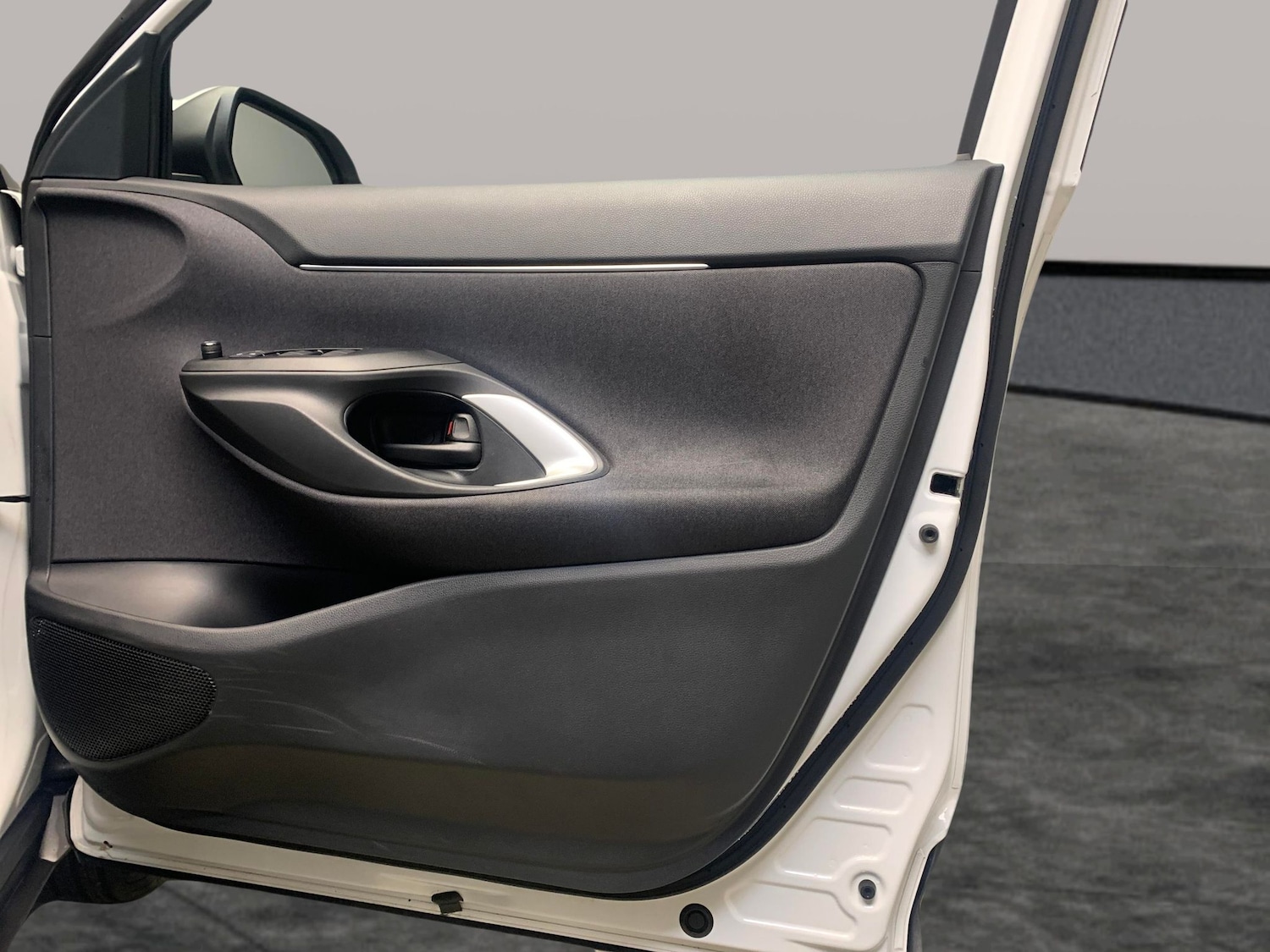 Used Toyota Yaris Cross 2024 for sale - 77730643: Photo 24