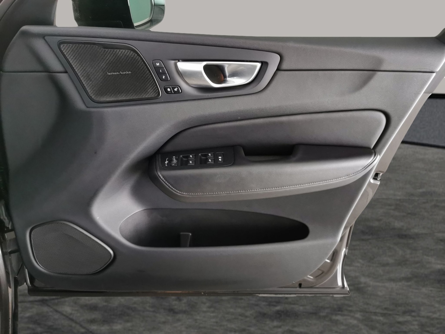 Used Volvo XC60 2023 for sale - 76980460: Photo 35