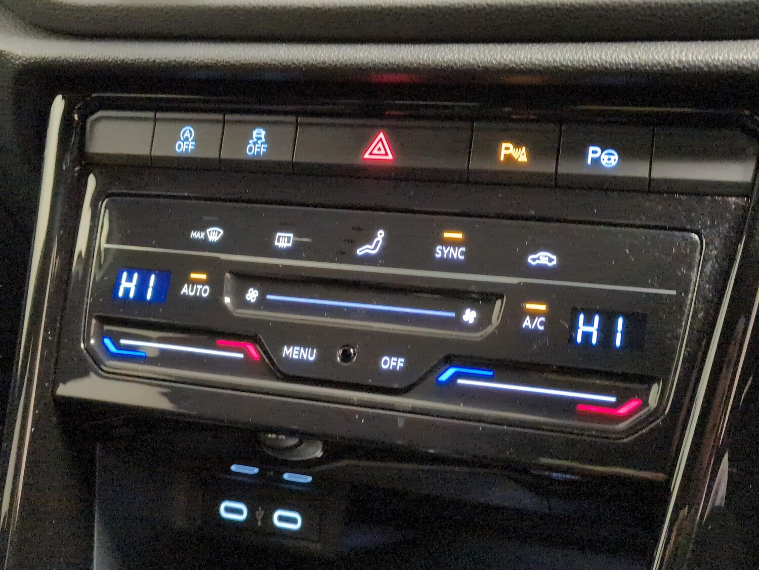 Used Volkswagen T-Roc 2023 for sale - 77607370: Photo 17