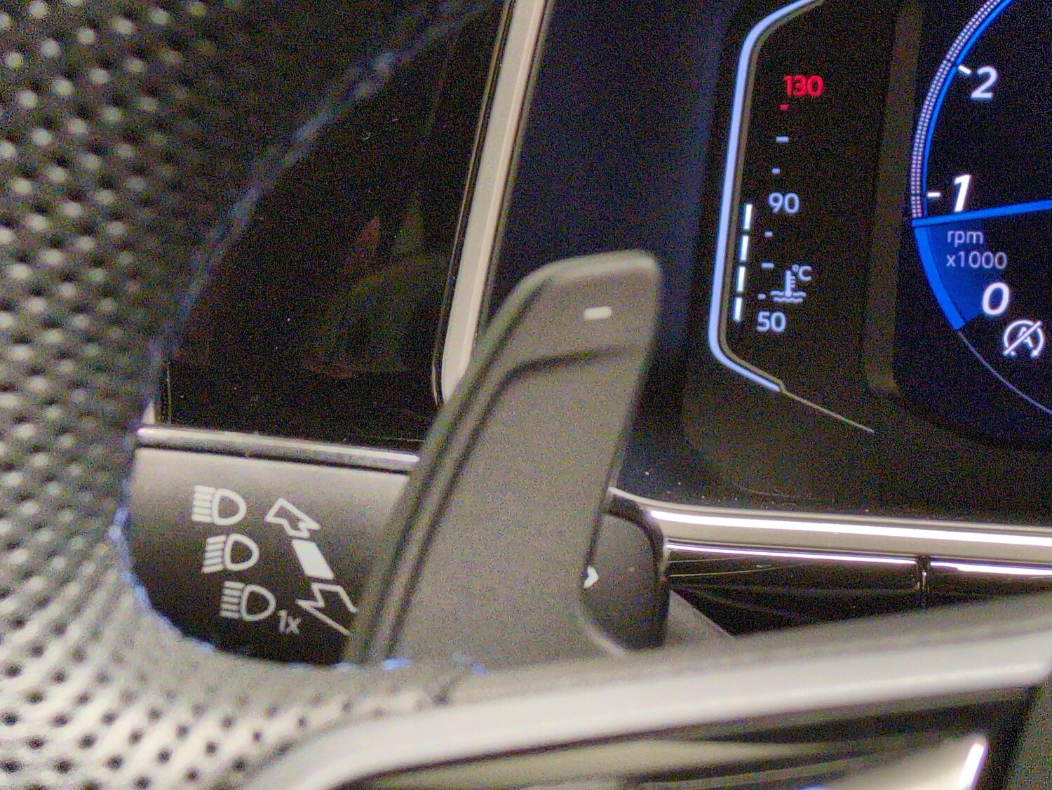 Used Volkswagen T-Roc 2023 for sale - 77607370: Photo 19