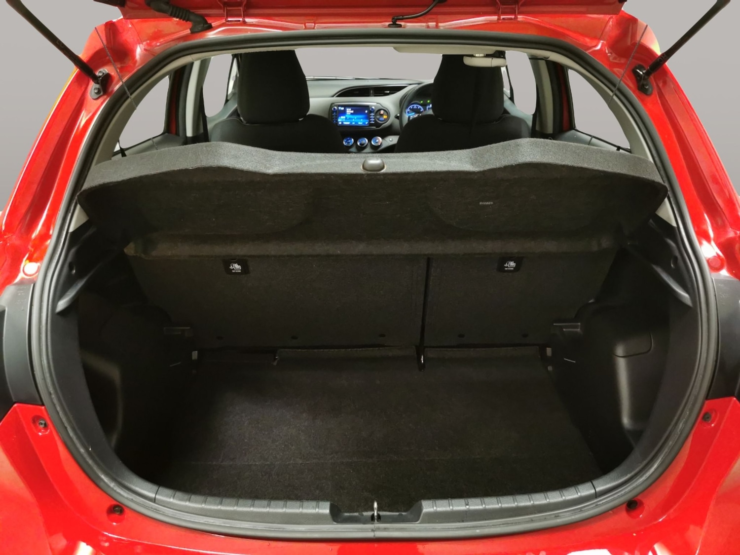 Used Toyota Yaris 2018 for sale - 76595442: Photo 28