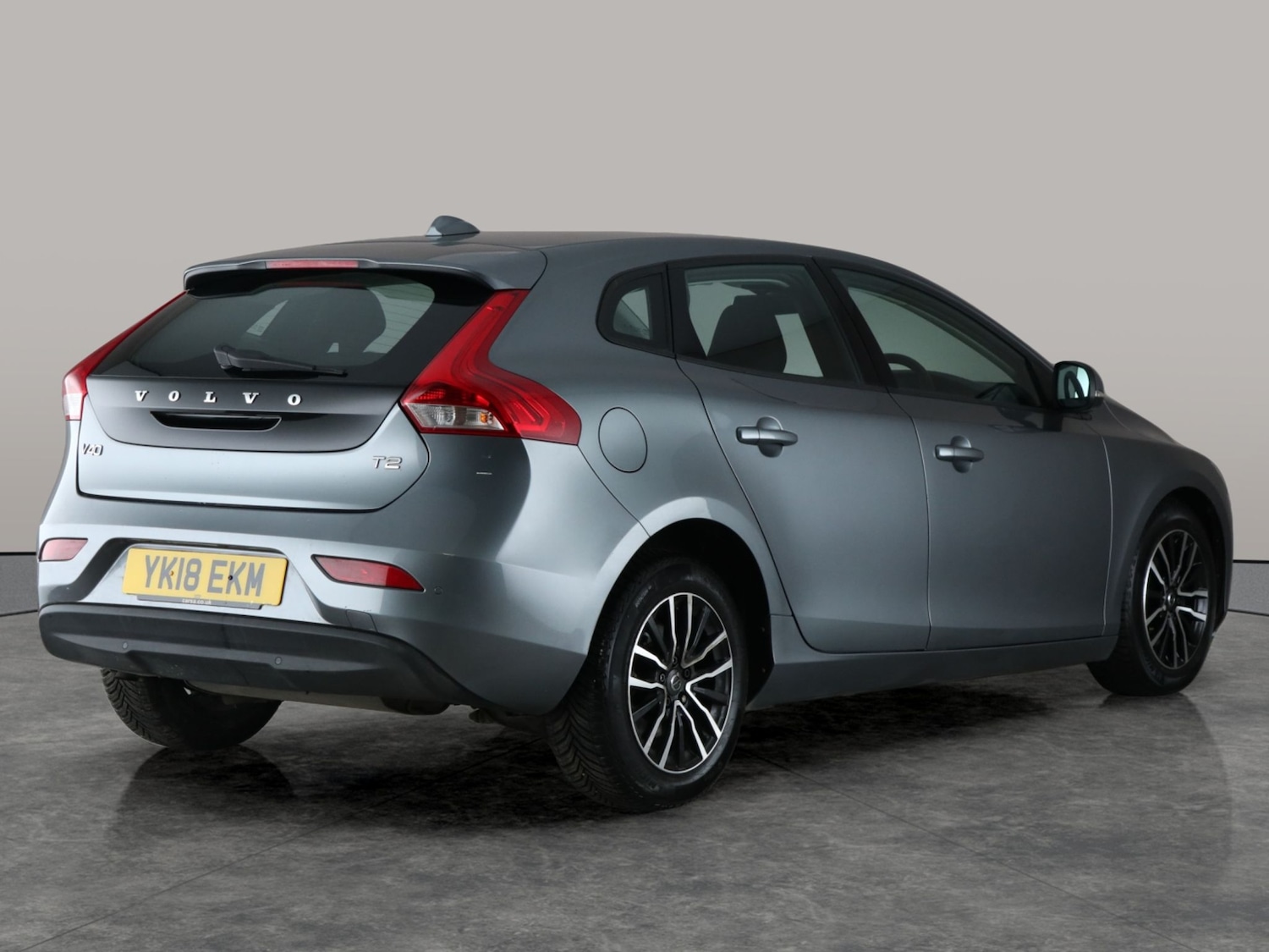 Used Volvo V40 2018 for sale - 76717794: Photo 10