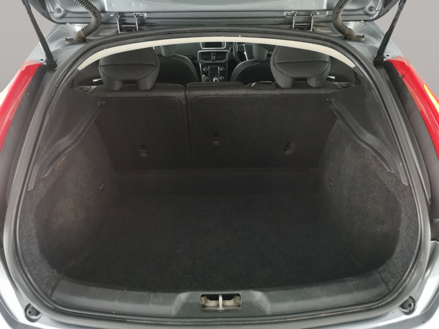 Used Volvo V40 2018 for sale - 76717794: Photo 24