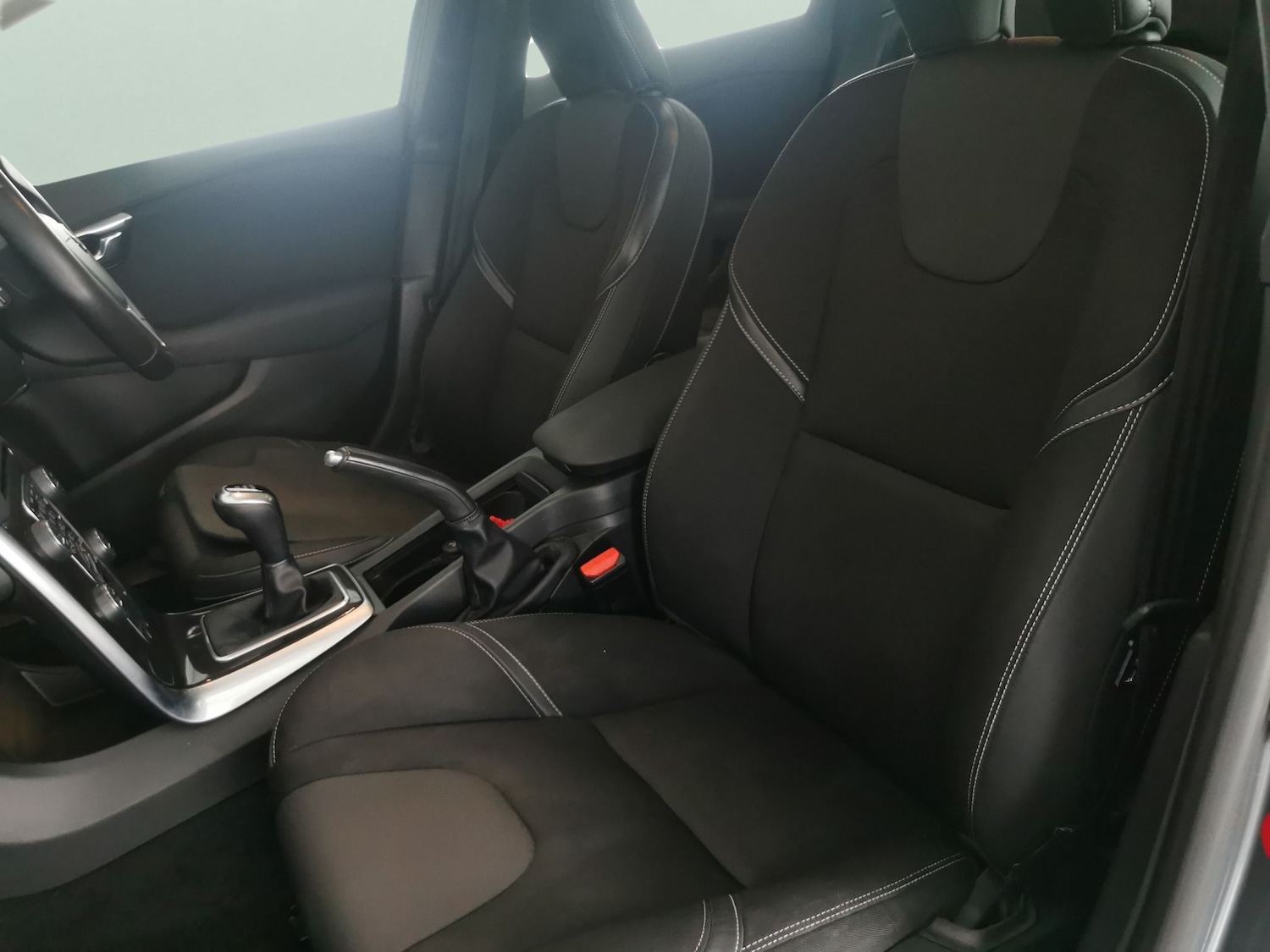 Used Volvo V40 2018 for sale - 76717794: Photo 4