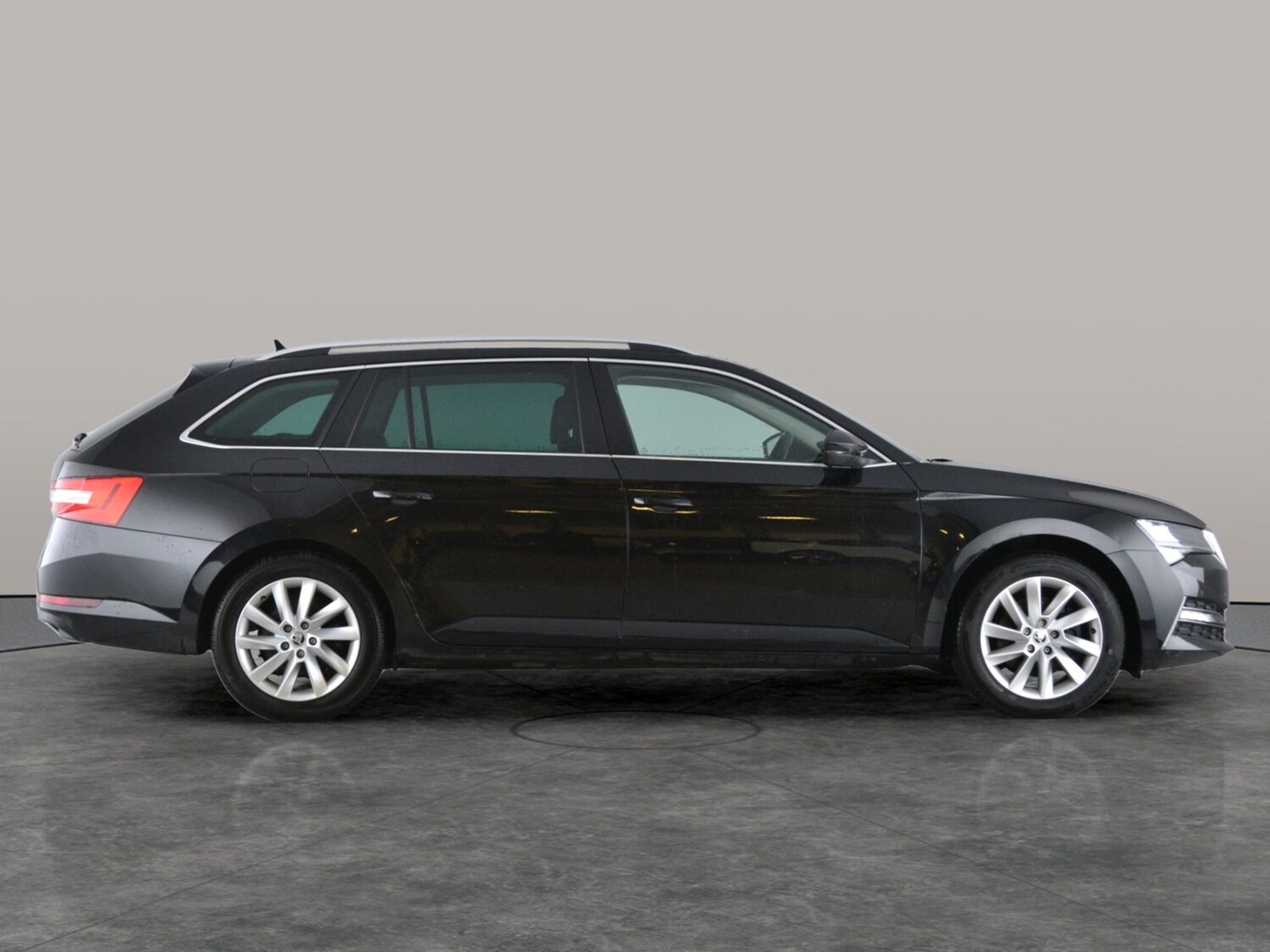 Used Skoda Superb 2023 for sale - 77708493: Photo 11