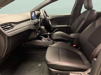 Used Ford Focus 2019 for sale - 76328962: Photo 4