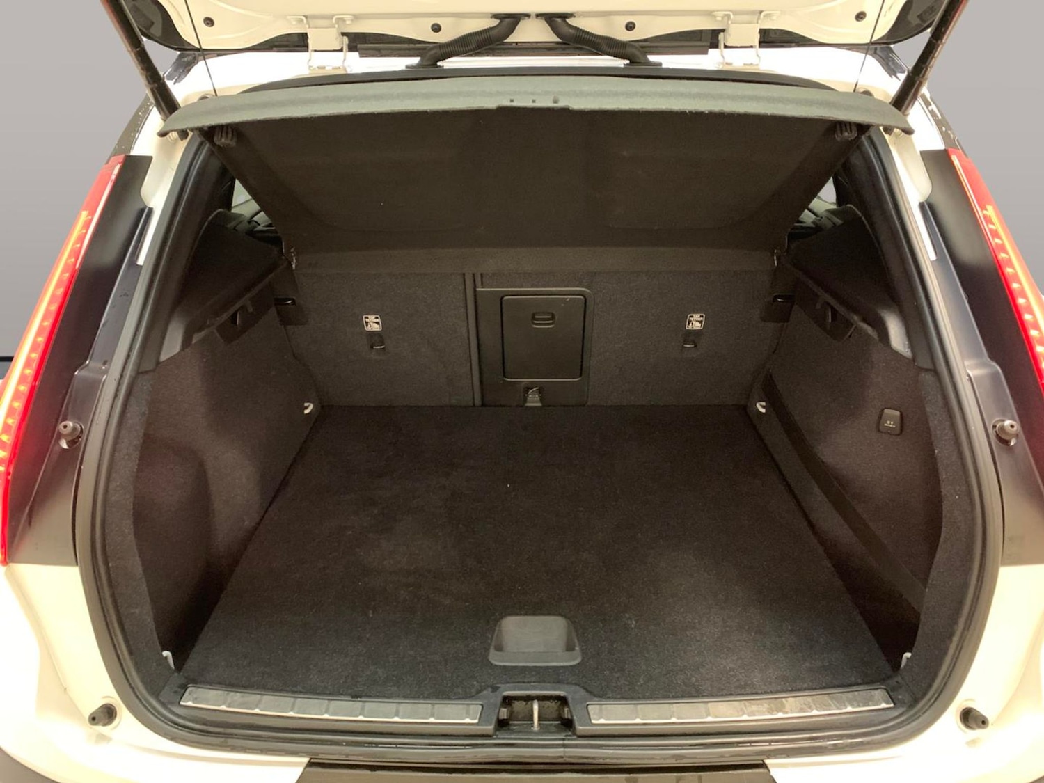 Used Volvo XC40 2020 for sale - 77020002: Photo 31