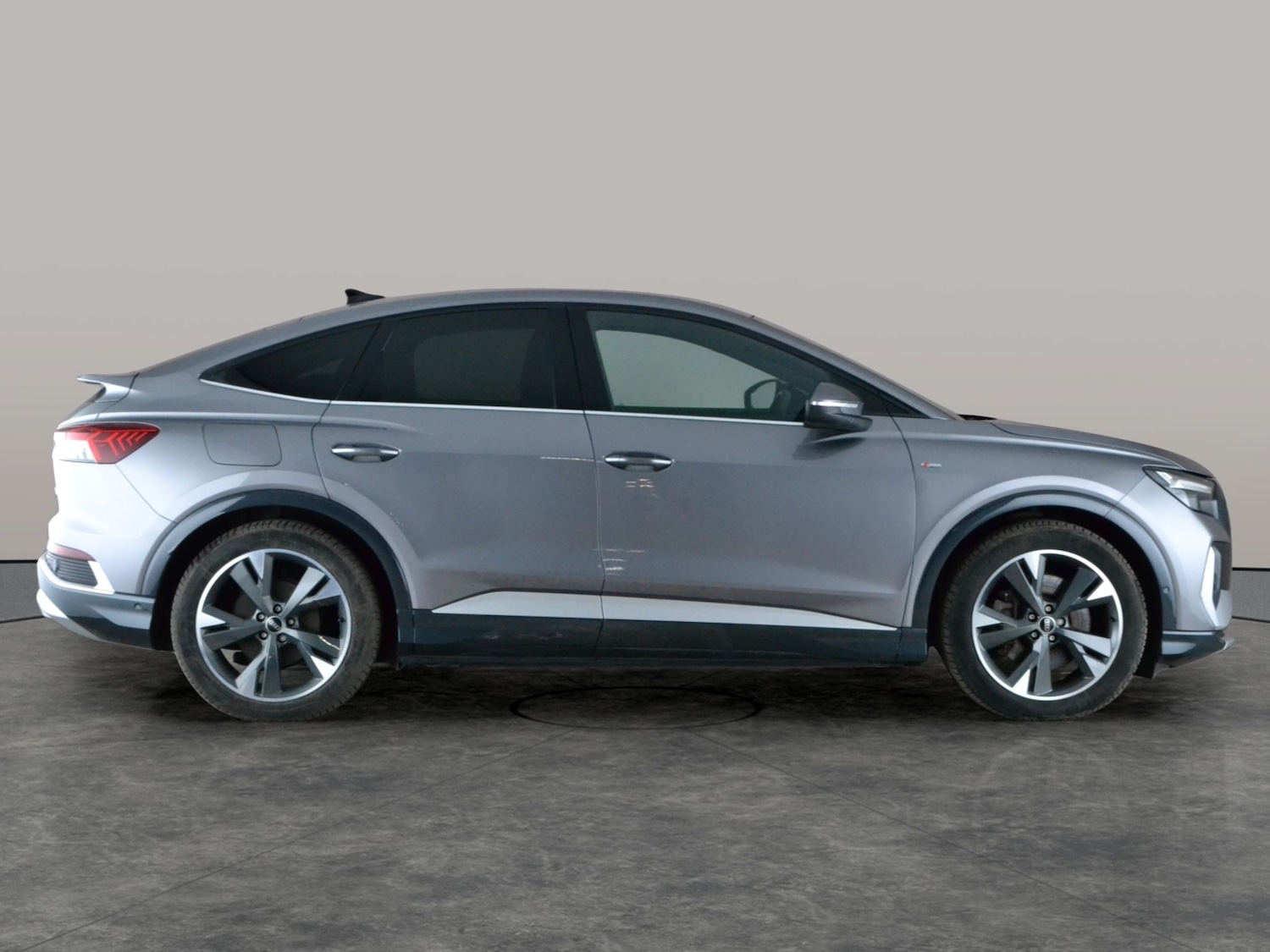 Used Audi Q4 e-tron 2023 for sale - 78001015: Photo 10