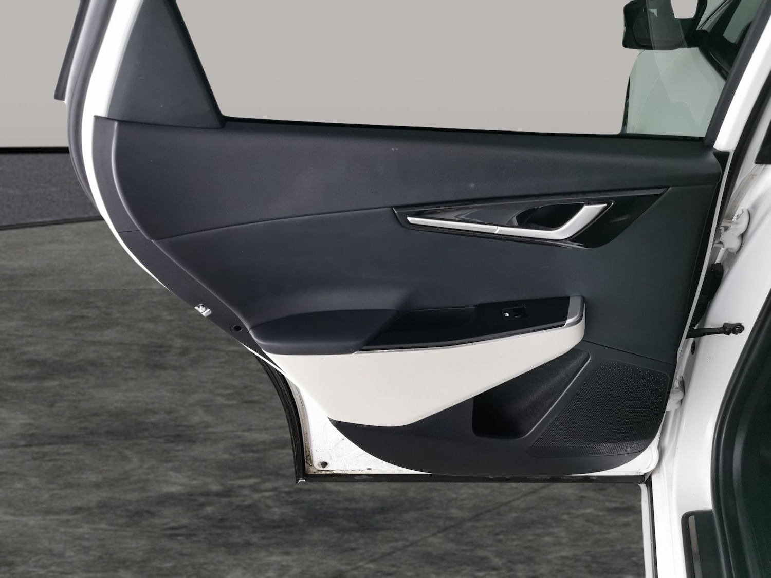 Used Kia EV6 2023 for sale - 77316611: Photo 30