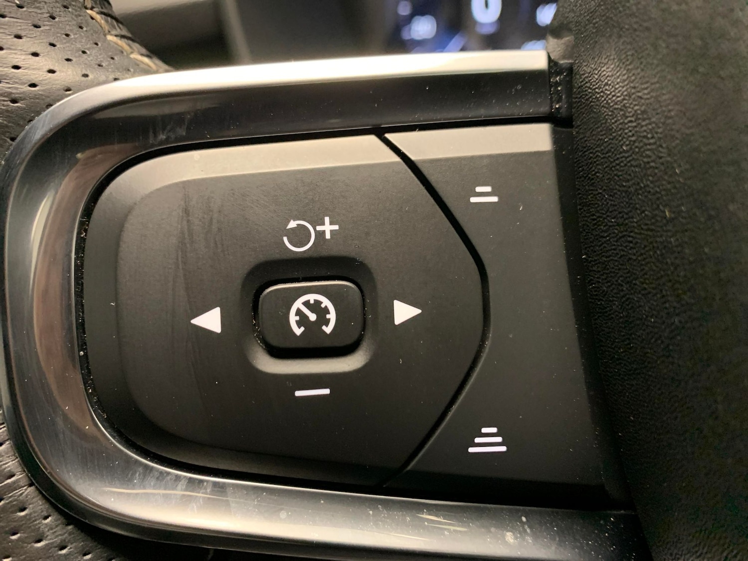 Used Volvo XC40 2021 for sale - 76577909: Photo 19